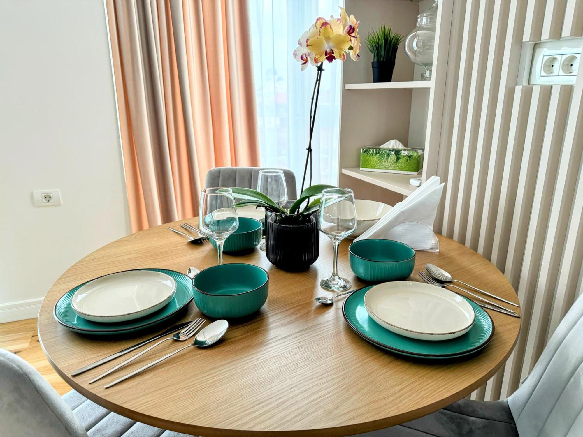 Stylish Apartment Getaway With Self Check-In And Free Parking Lot Arad Exterior foto
