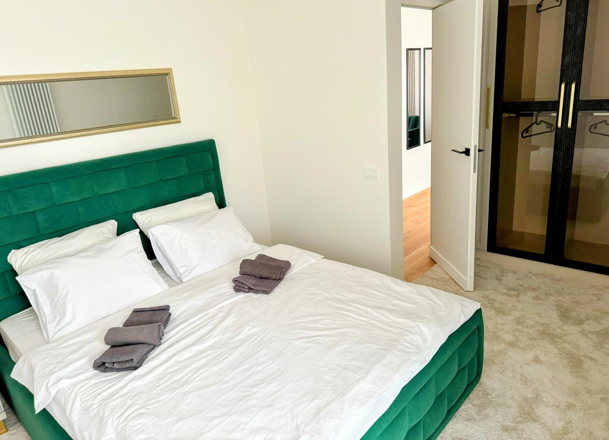 Stylish Apartment Getaway With Self Check-In And Free Parking Lot Arad Exterior foto
