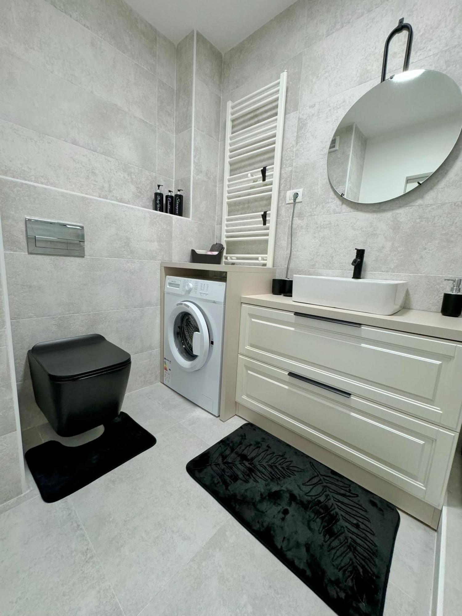 Stylish Apartment Getaway With Self Check-In And Free Parking Lot Arad Exterior foto